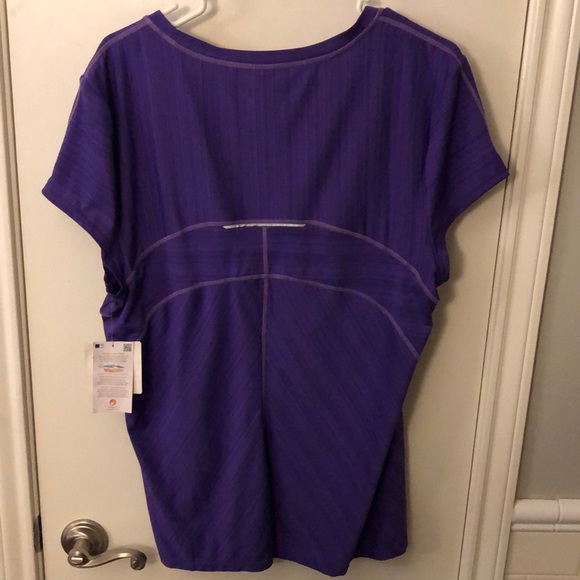 Athleta Run on Tee - Picture 2 of 4